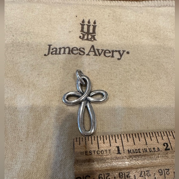Retired James Avery Eternal Loop Cross Pendant - Picture 9 of 15